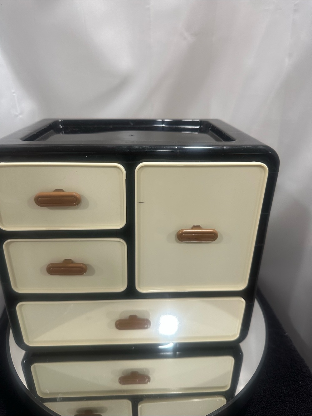 Makeup Storage Container Organizer in Cream and Black NWT - Picture 2 of 2